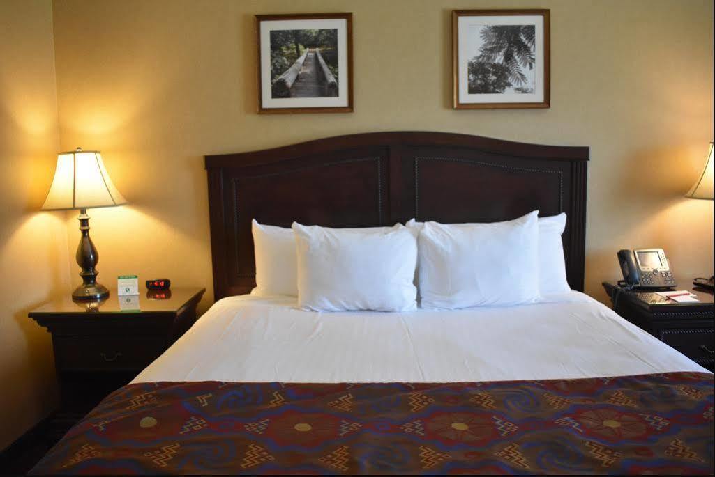 Cherokee Casino West Siloam Springs Resort Esterno foto